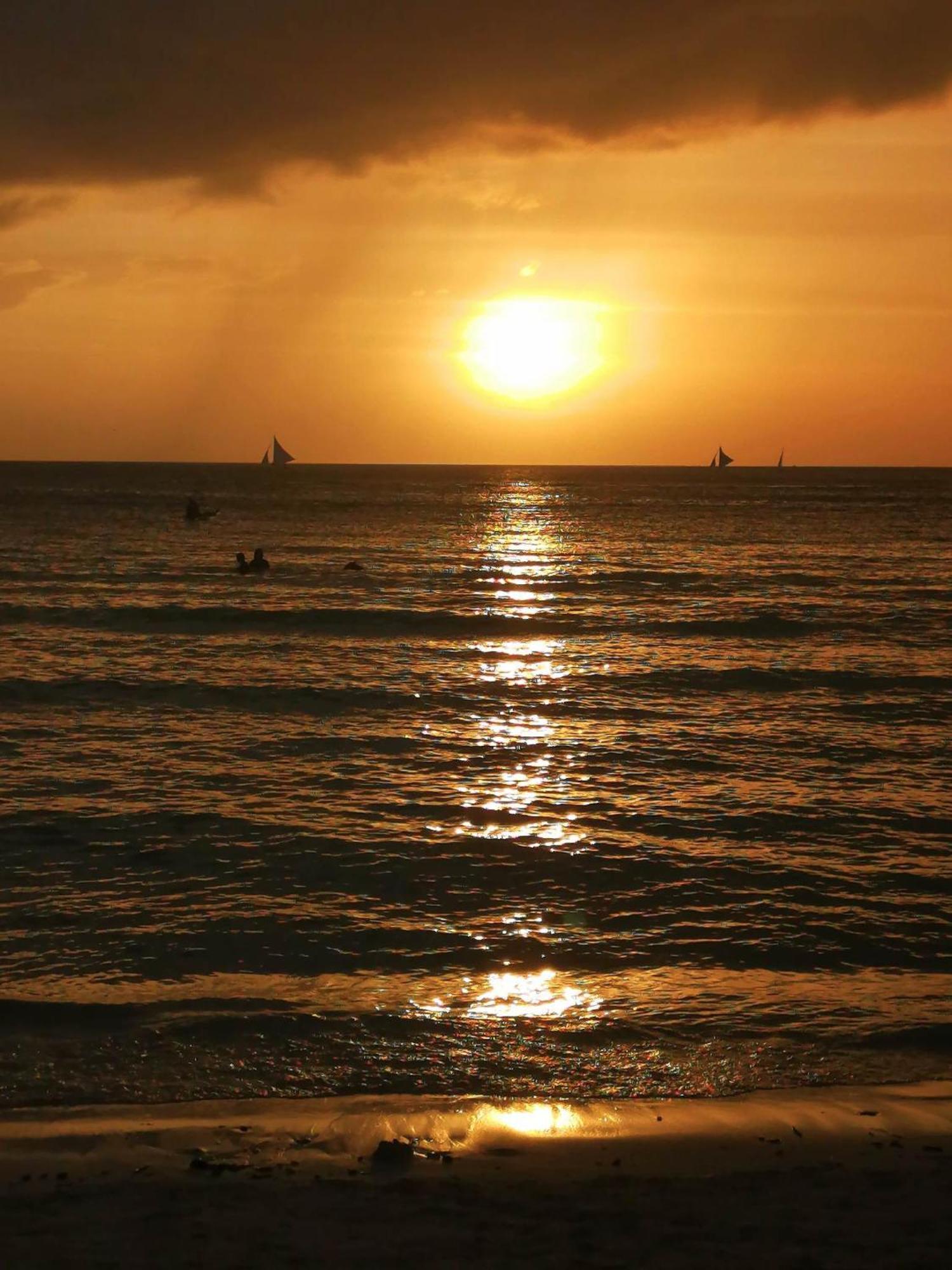 El Moro Beach Resort (Adults Only) Balabag  Dış mekan fotoğraf