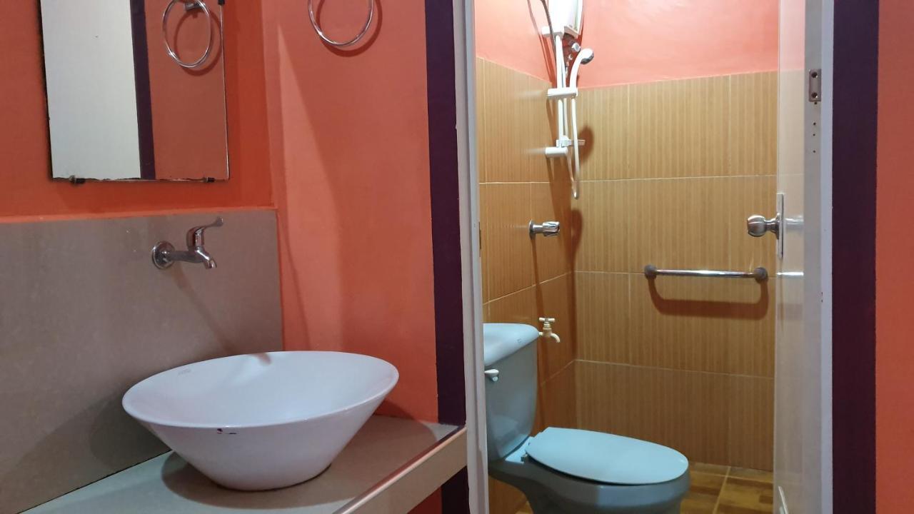 El Moro Beach Resort (Adults Only) Balabag  Dış mekan fotoğraf
